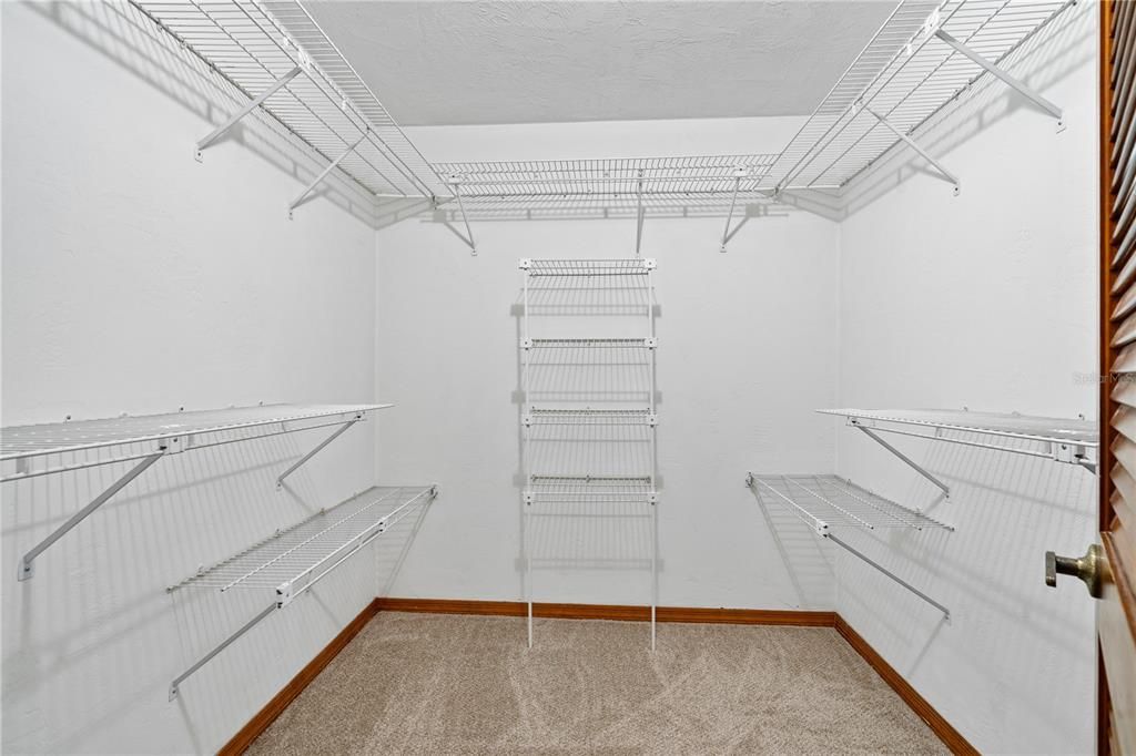 MASTER WALKIN CLOSET