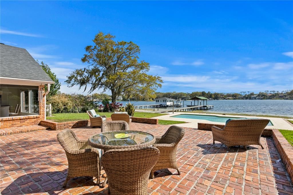 Recently Sold: $1,800,000 (5 beds, 4 baths, 4200 Square Feet)