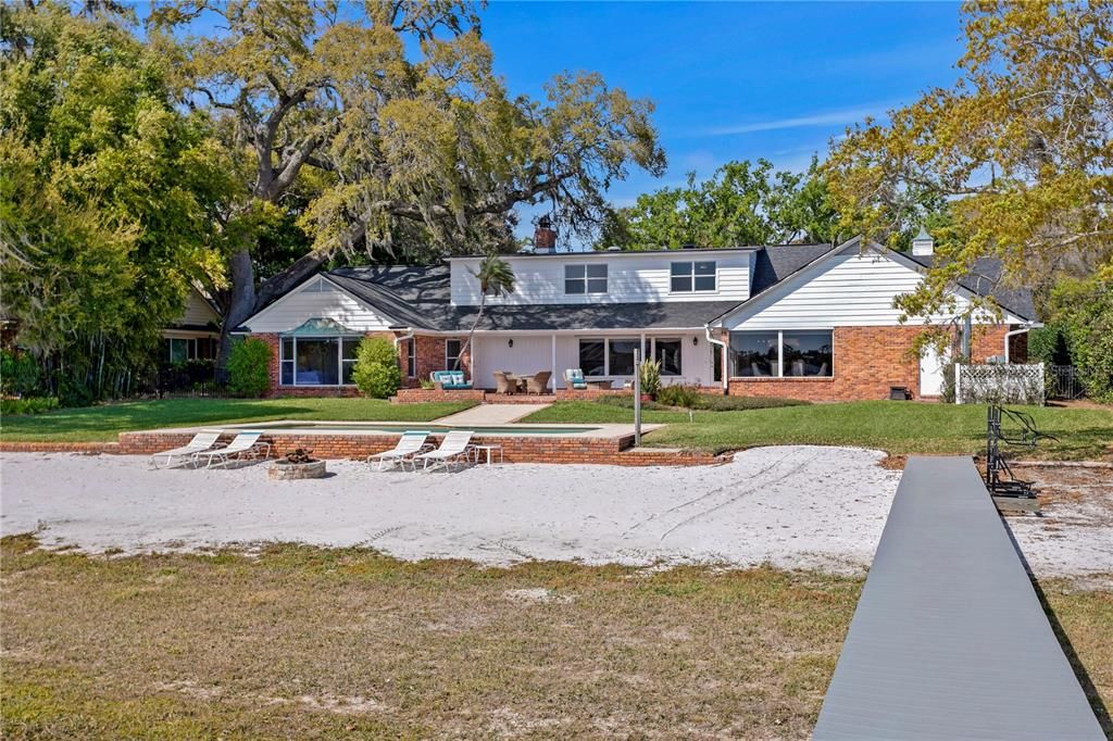 Recently Sold: $1,800,000 (5 beds, 4 baths, 4200 Square Feet)