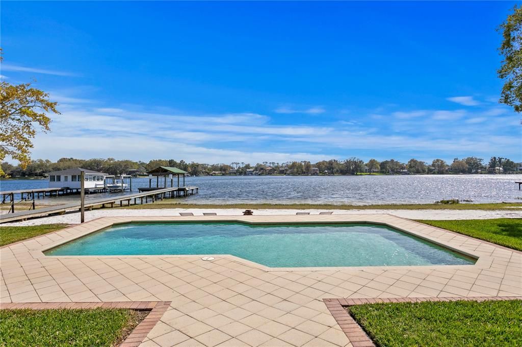 Recently Sold: $1,800,000 (5 beds, 4 baths, 4200 Square Feet)