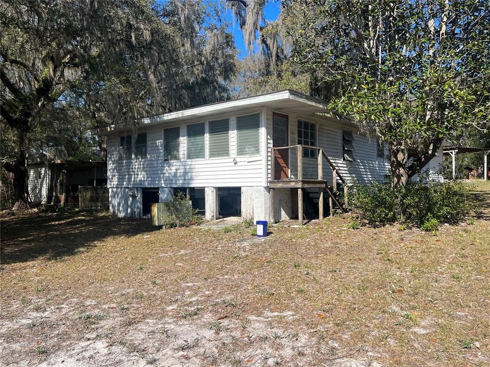 Recently Sold: $121,000 (3 beds, 2 baths, 1408 Square Feet)