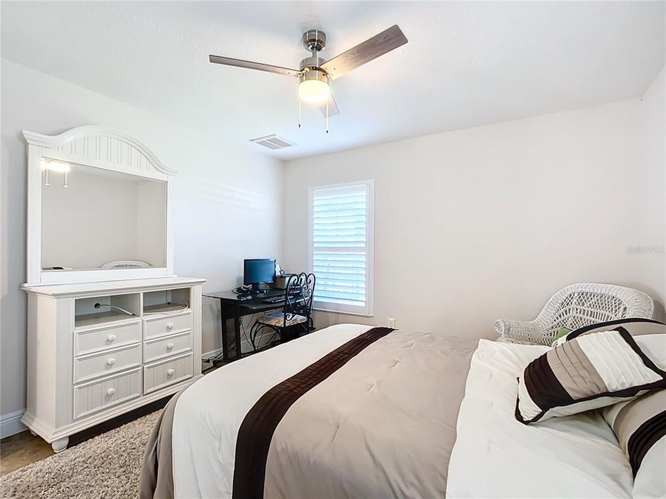 Active With Contract: $340,000 (3 beds, 2 baths, 1584 Square Feet)