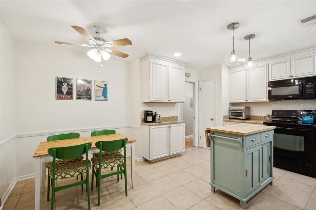 Active With Contract: $525,000 (4 beds, 3 baths, 2353 Square Feet)