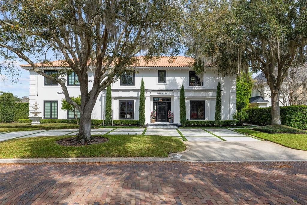 For Sale: $3,499,000 (6 beds, 5 baths, 4551 Square Feet)