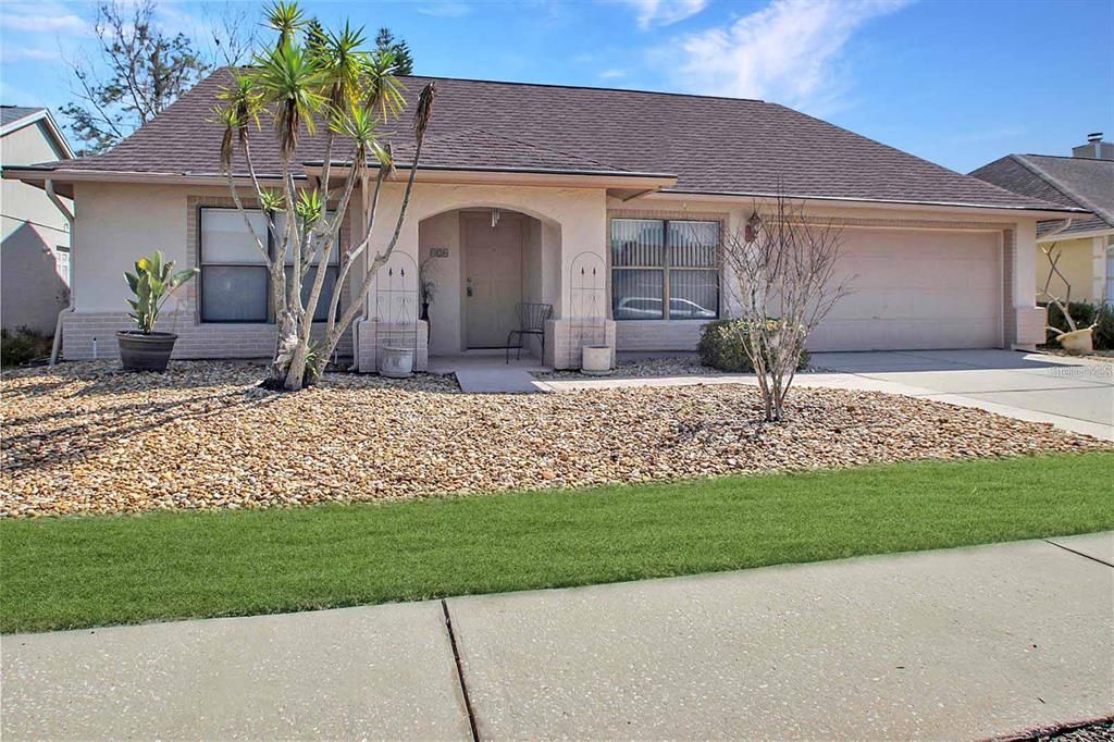 Recently Sold: $460,000 (4 beds, 2 baths, 2137 Square Feet)