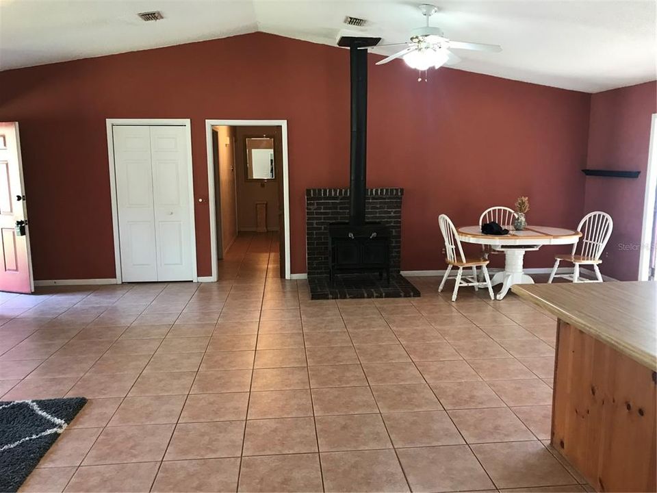 For Sale: $527,200 (4 beds, 2 baths, 2084 Square Feet)