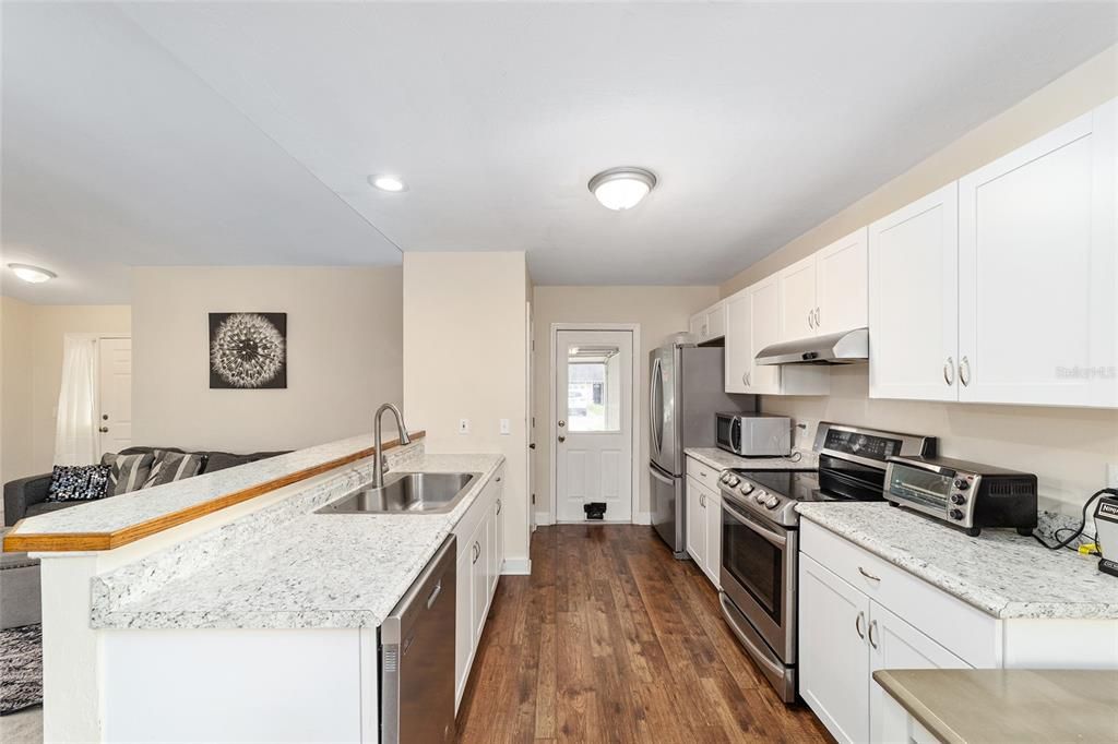 Active With Contract: $284,000 (3 beds, 2 baths, 1362 Square Feet)