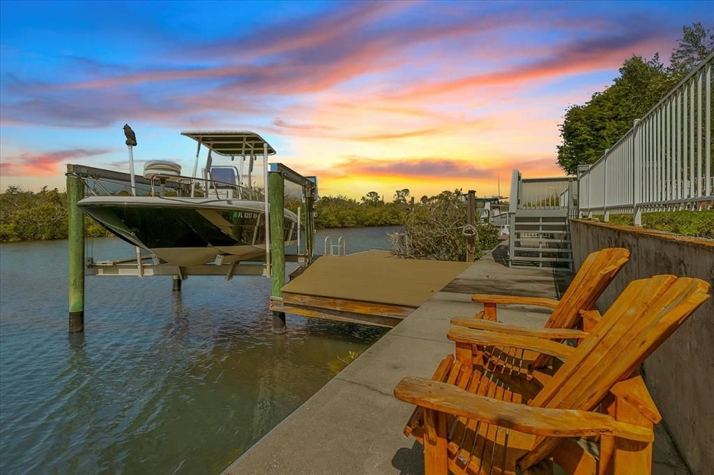Waterfront dream lifestyle is yours!