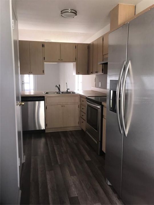 Recently Rented: $1,800 (3 beds, 2 baths, 1442 Square Feet)