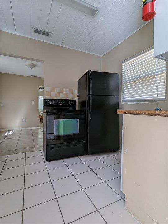 Recently Rented: $1,495 (3 beds, 1 baths, 936 Square Feet)