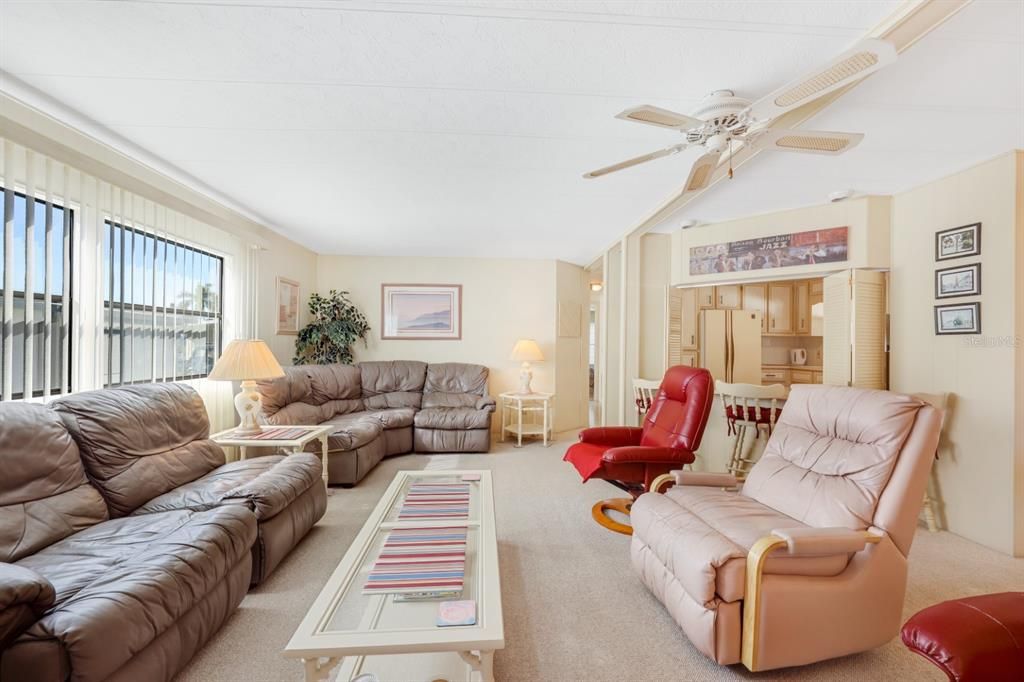 Active With Contract: $149,500 (2 beds, 2 baths, 1056 Square Feet)