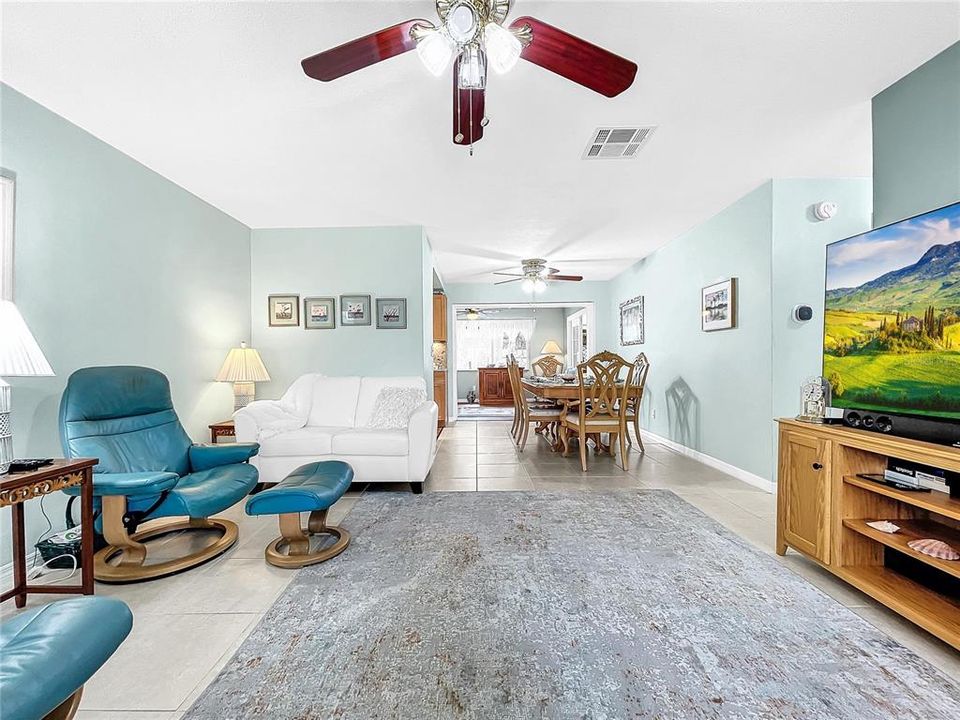 For Sale: $435,500 (2 beds, 2 baths, 1547 Square Feet)