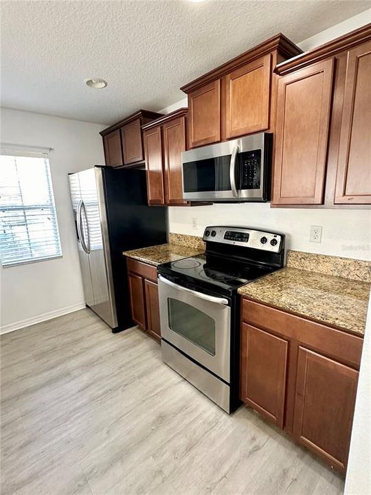 Recently Rented: $1,800 (3 beds, 2 baths, 1393 Square Feet)