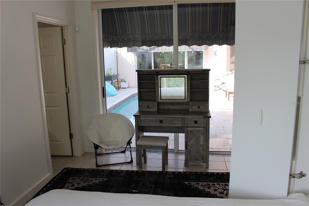 Private bedroom next to the Pool