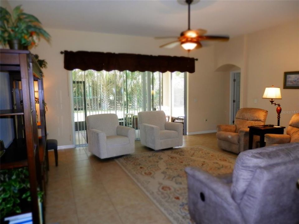 Active With Contract: $389,900 (3 beds, 2 baths, 1846 Square Feet)