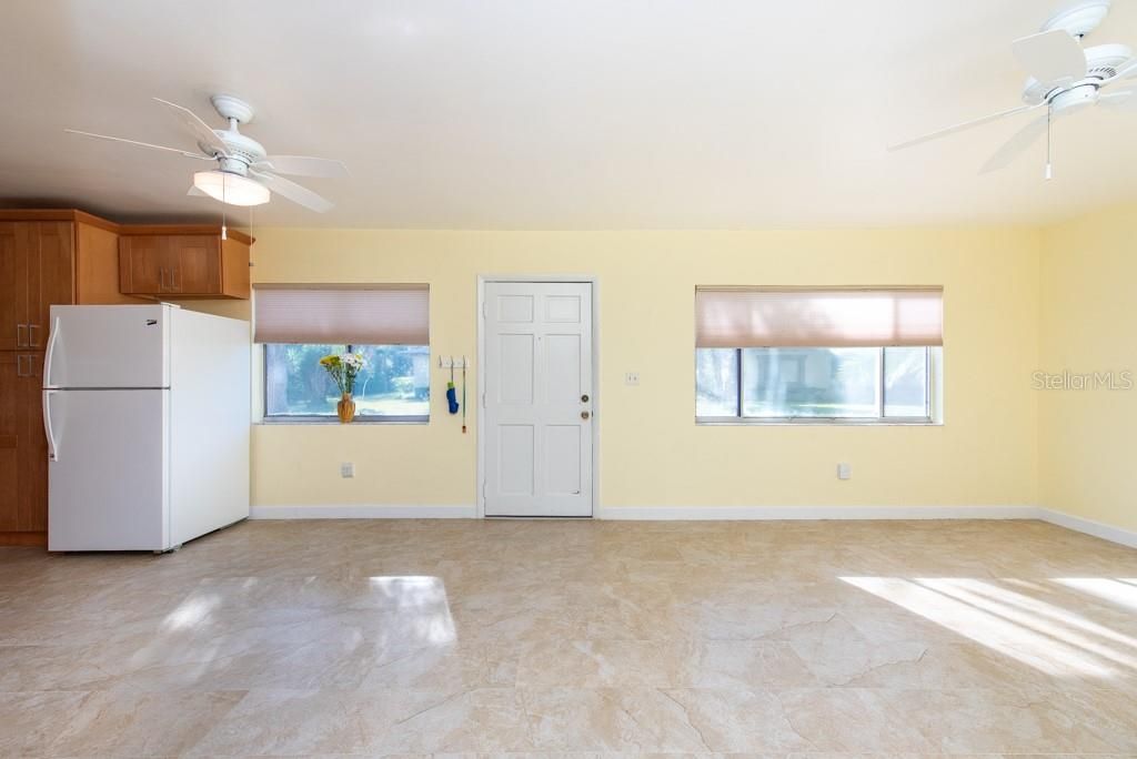 Active With Contract: $150,000 (2 beds, 1 baths, 758 Square Feet)