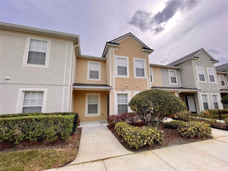 Active With Contract: $1,775 (2 beds, 2 baths, 1622 Square Feet)