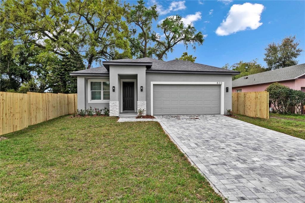 Recently Sold: $385,000 (4 beds, 2 baths, 1686 Square Feet)