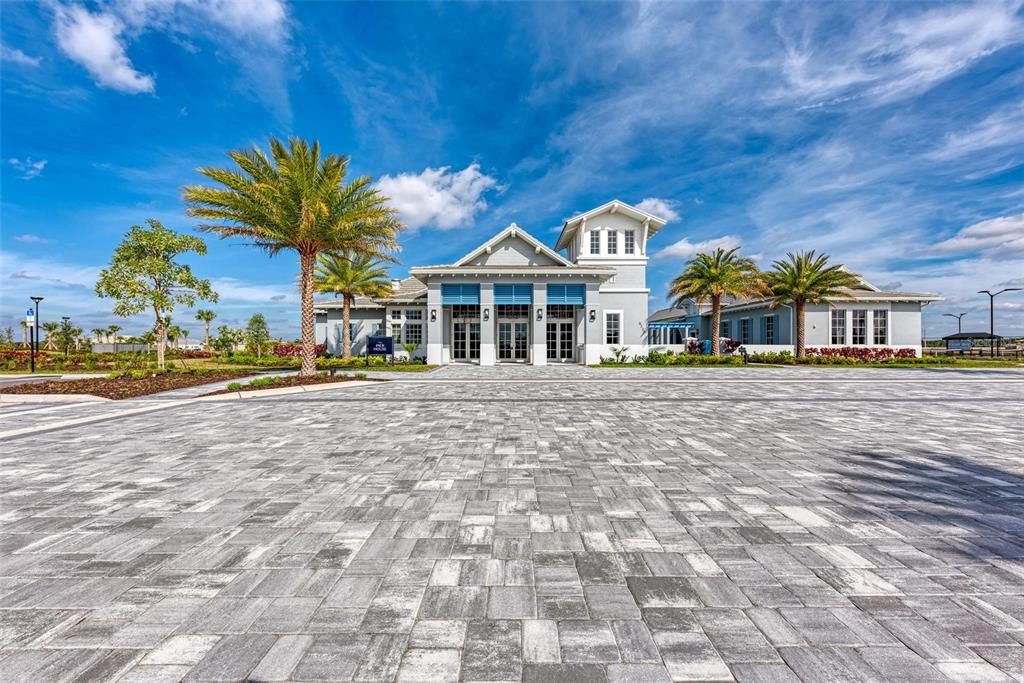 Active With Contract: $2,290,000 (4 beds, 5 baths, 4943 Square Feet)