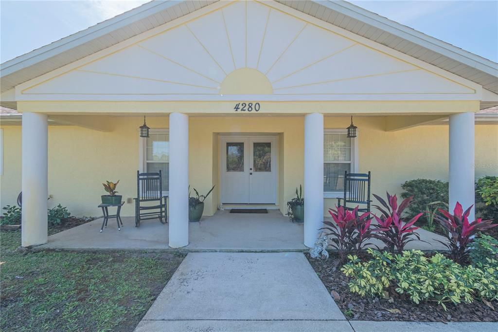 Recently Sold: $685,000 (3 beds, 2 baths, 2355 Square Feet)