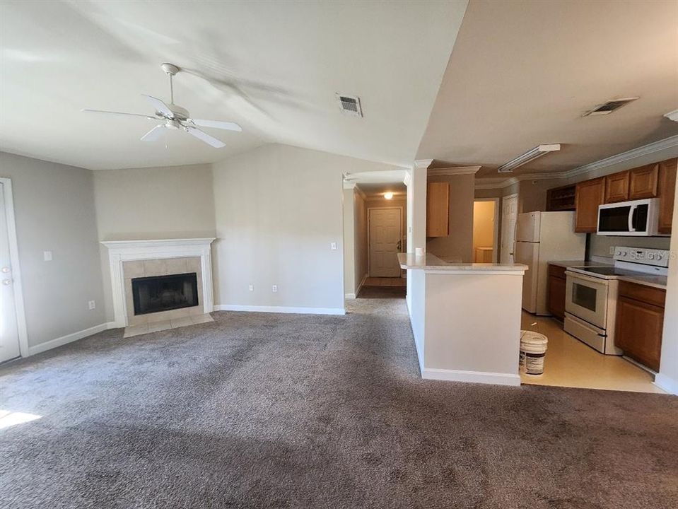 Recently Rented: $1,550 (2 beds, 2 baths, 1133 Square Feet)