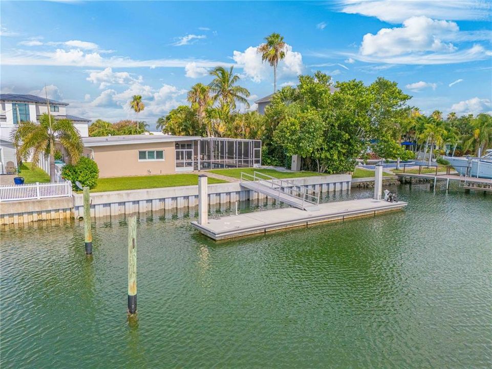 Active With Contract: $2,000,000 (3 beds, 3 baths, 1948 Square Feet)