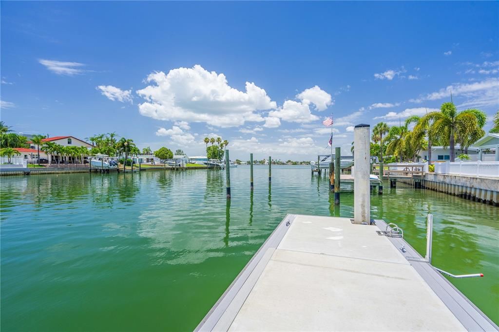 Active With Contract: $2,000,000 (3 beds, 3 baths, 1948 Square Feet)