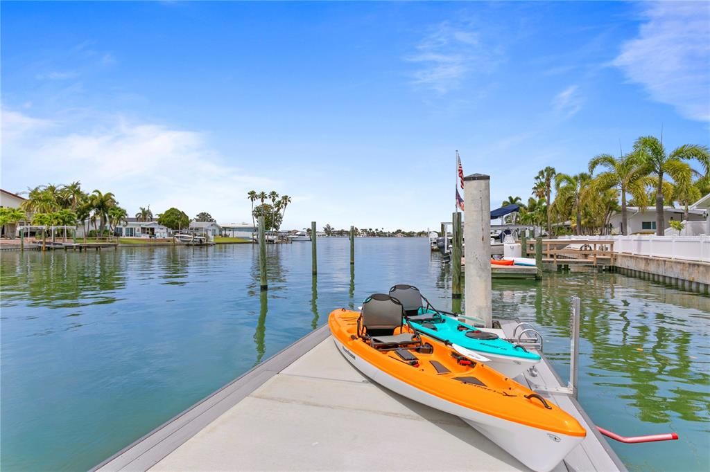 Active With Contract: $2,000,000 (3 beds, 3 baths, 1948 Square Feet)