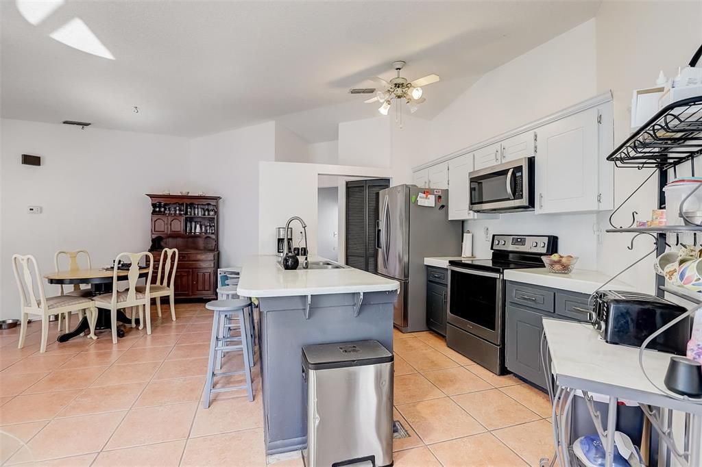 For Sale: $304,900 (3 beds, 2 baths, 1625 Square Feet)