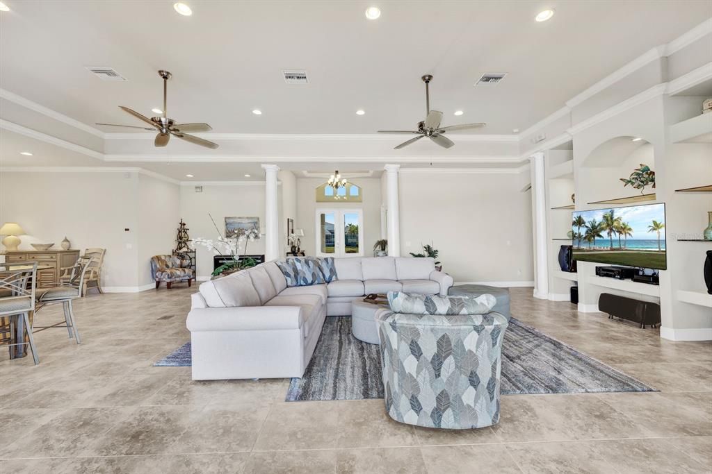 Recently Sold: $2,250,000 (6 beds, 6 baths, 4244 Square Feet)