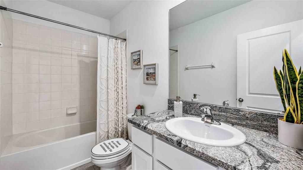 最近售出: $329,990 (3 贝兹, 2 浴室, 1673 平方英尺)