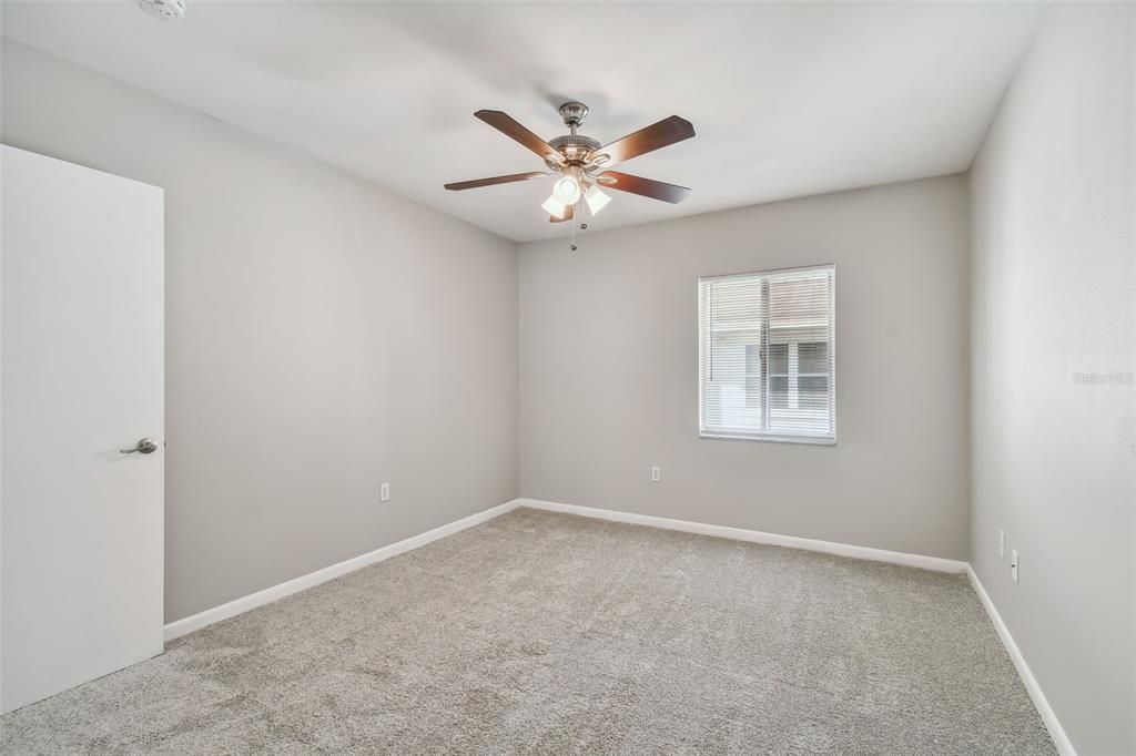 Active With Contract: $199,900 (2 beds, 1 baths, 924 Square Feet)