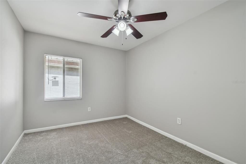 Active With Contract: $199,900 (2 beds, 1 baths, 924 Square Feet)