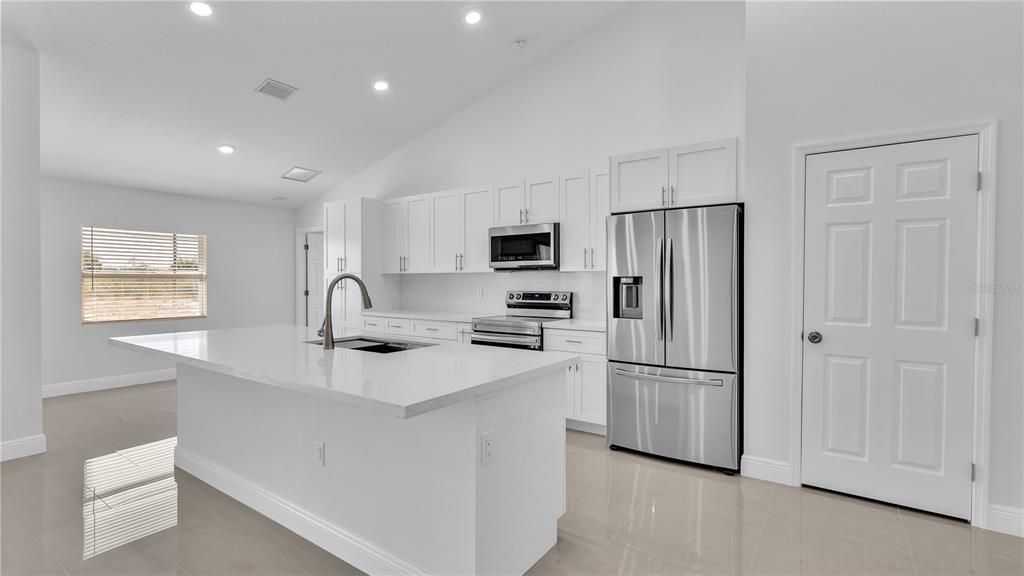 For Sale: $359,000 (3 beds, 2 baths, 1736 Square Feet)