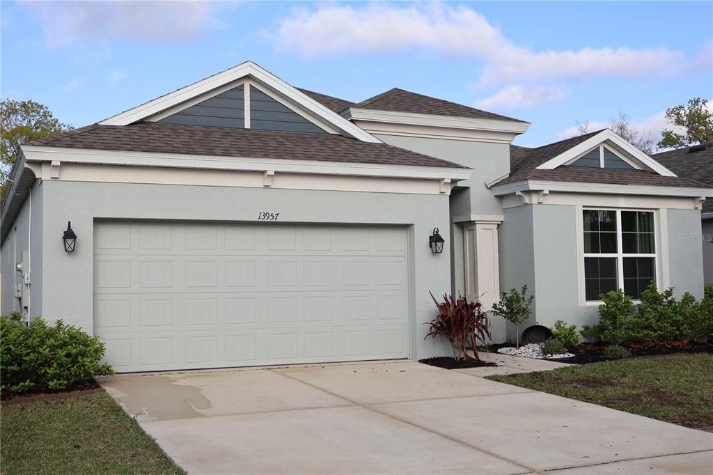 Active With Contract: $409,000 (4 beds, 2 baths, 2004 Square Feet)