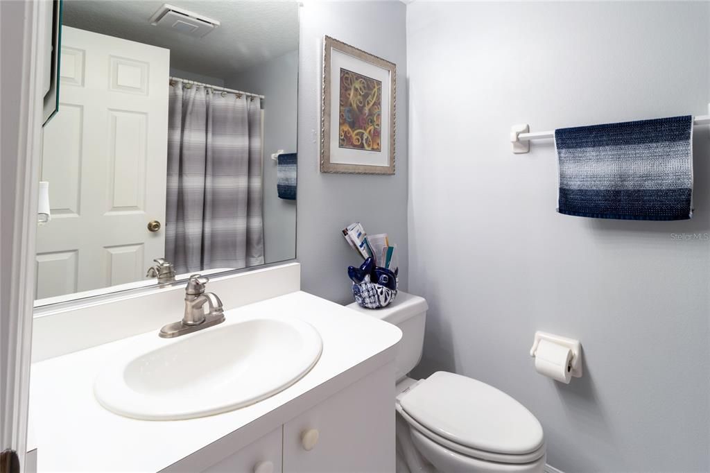 For Sale: $329,000 (2 beds, 2 baths, 1256 Square Feet)