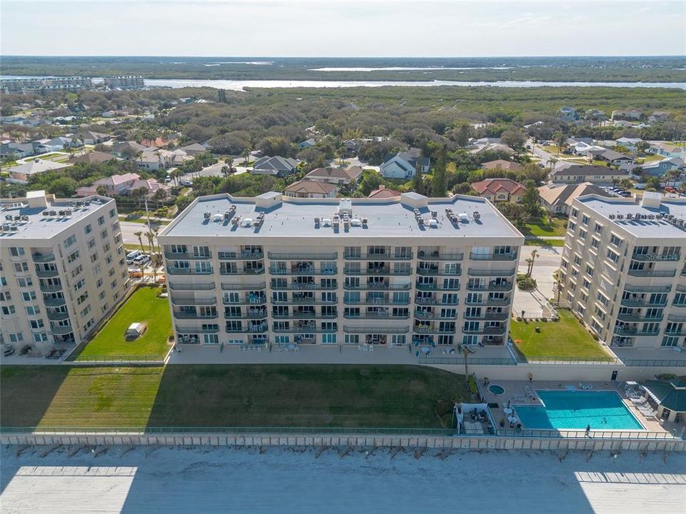 Active With Contract: $750,000 (3 beds, 3 baths, 2309 Square Feet)