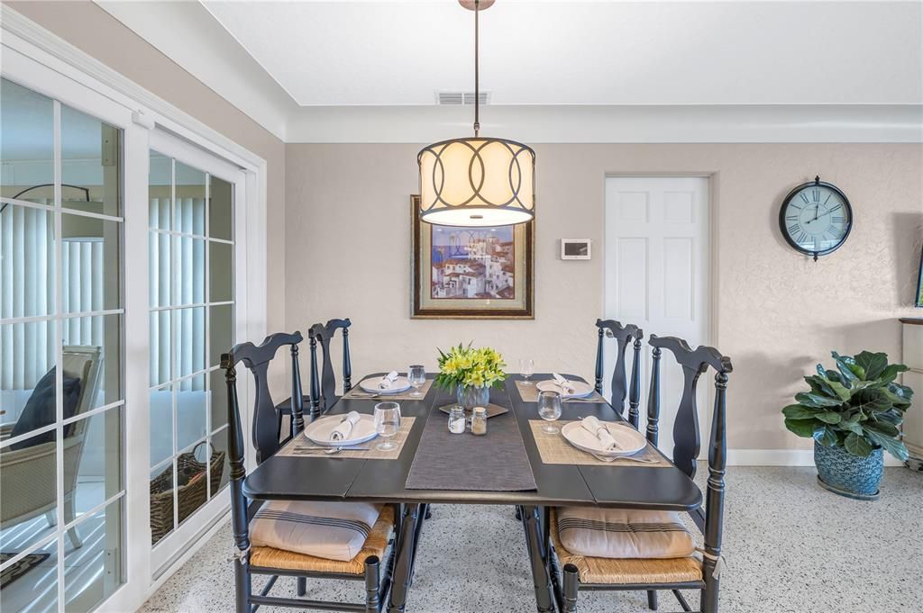 Recently Sold: $415,000 (3 beds, 2 baths, 1470 Square Feet)