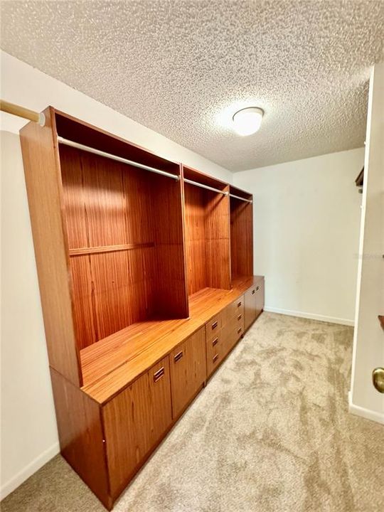 For Rent: $2,000 (2 beds, 2 baths, 1025 Square Feet)