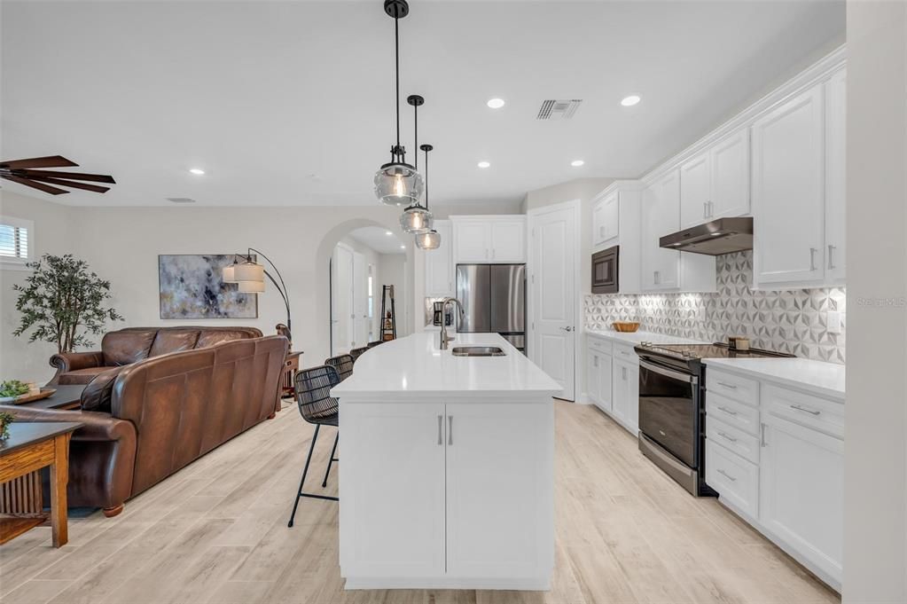 Recently Sold: $799,000 (2 beds, 2 baths, 1862 Square Feet)