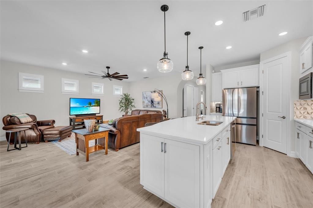 Recently Sold: $799,000 (2 beds, 2 baths, 1862 Square Feet)