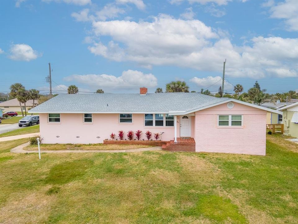 Active With Contract: $415,000 (2 beds, 2 baths, 1580 Square Feet)