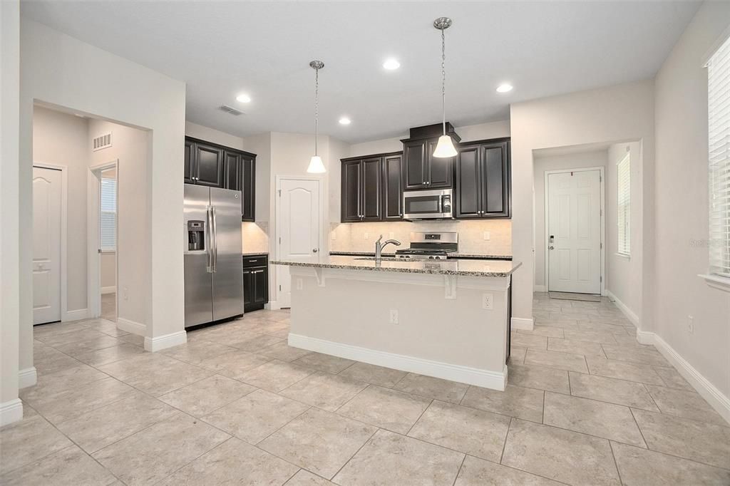 For Sale: $348,000 (3 beds, 2 baths, 1518 Square Feet)