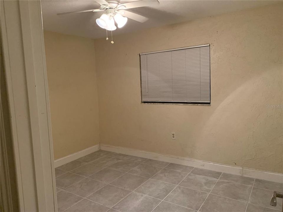 For Rent: $1,200 (2 beds, 1 baths, 810 Square Feet)