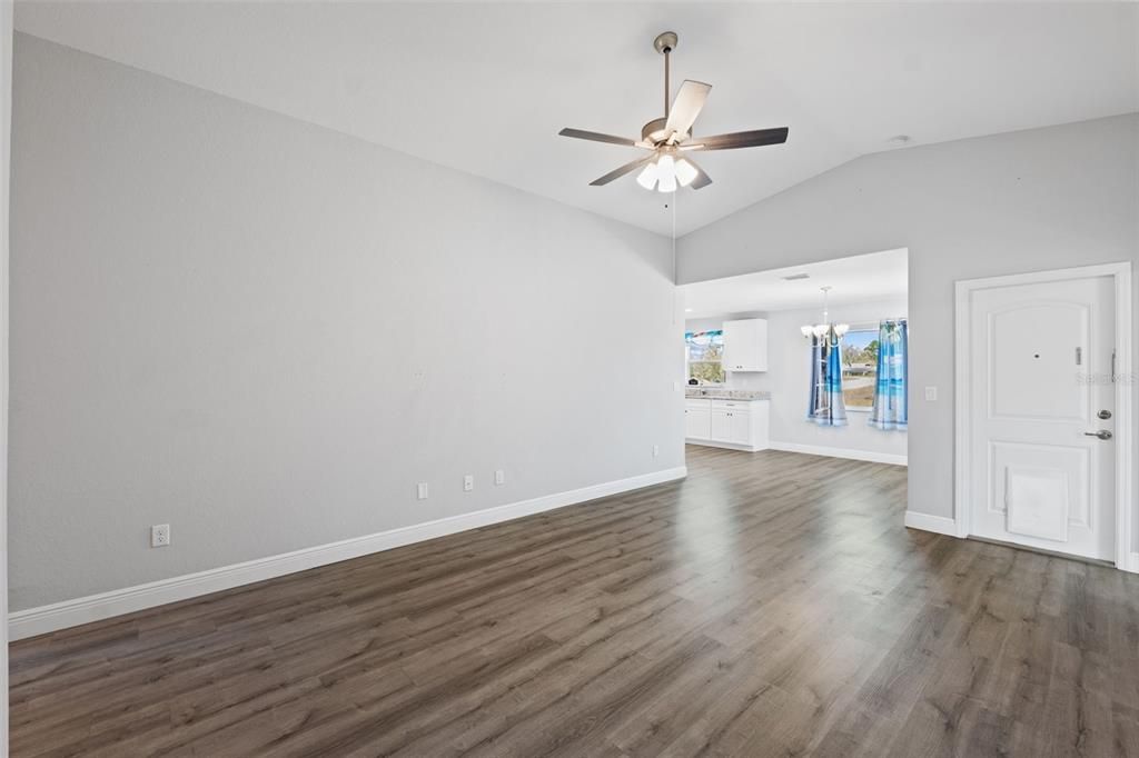 Recently Sold: $335,000 (3 beds, 2 baths, 1232 Square Feet)