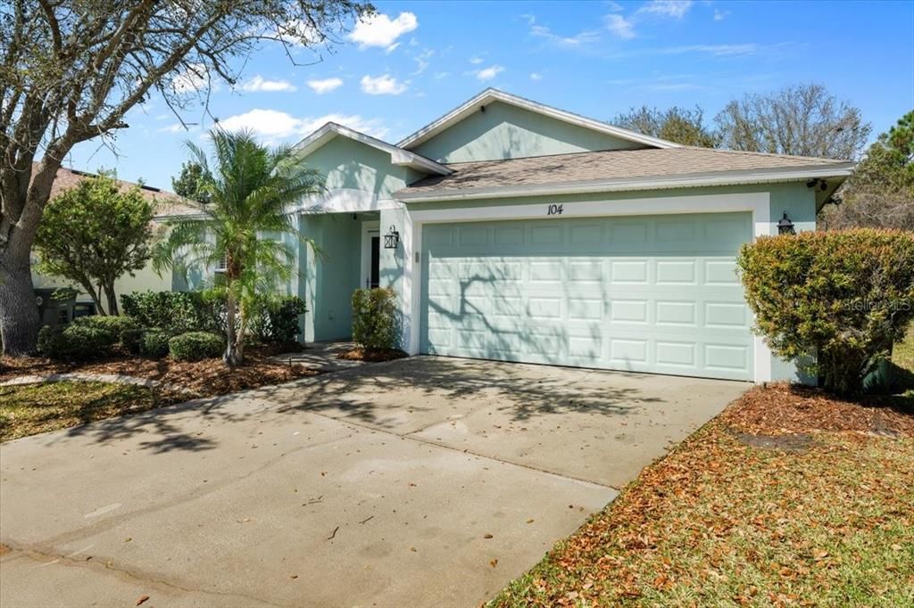 Recently Sold: $379,000 (4 beds, 2 baths, 1922 Square Feet)