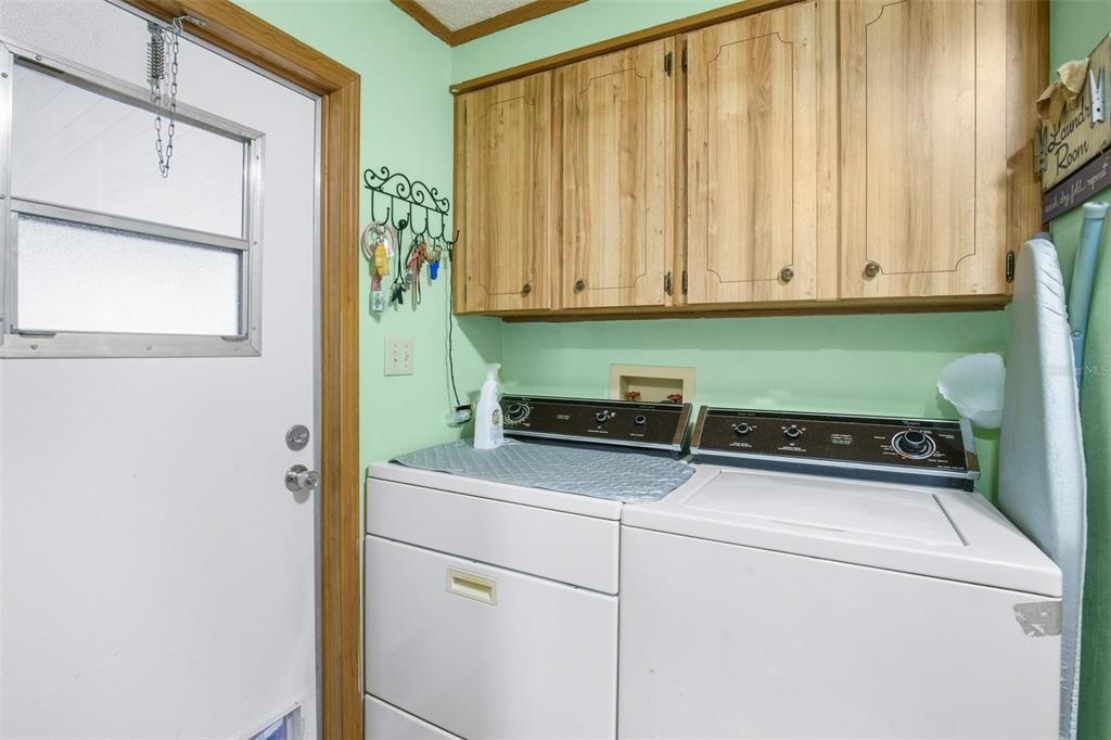 Active With Contract: $189,900 (2 beds, 2 baths, 1472 Square Feet)