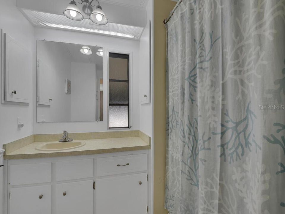 For Sale: $139,000 (2 beds, 2 baths, 1372 Square Feet)