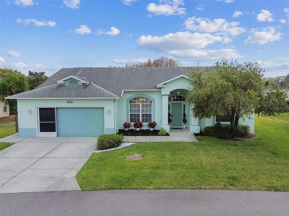 Recently Sold: $365,000 (3 beds, 2 baths, 1597 Square Feet)