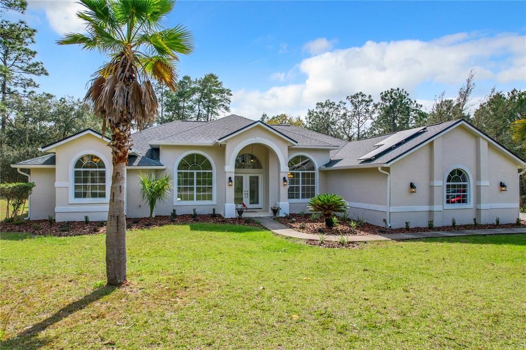 Recently Sold: $570,000 (3 beds, 3 baths, 3036 Square Feet)